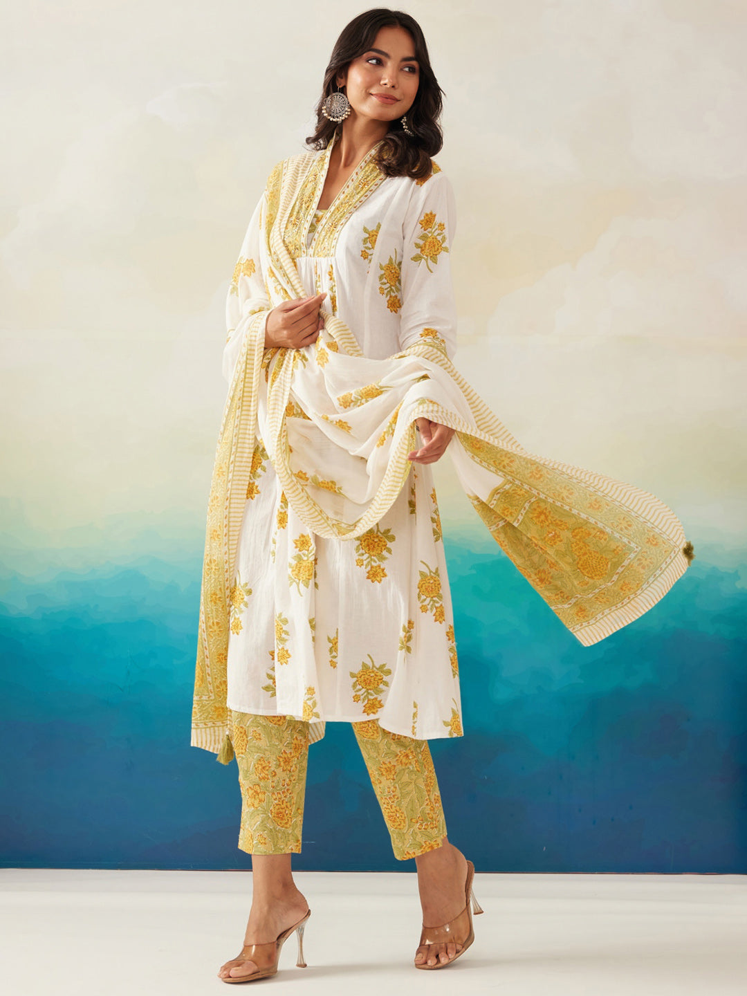 Holi, Id-ul-Fitr  ,Gudi Padwa  ,Maha Shivaratri ,Dresses for holi ,Pakistani suits ,Holi outfit ,Kurta sets with dupatta ,Anarkali suits ,Printed maxi dresses, Indo-western dresses ,Cotton Dress ,Floral Dress, Ethnic Wear, Ethnic Dresses, Red suits, Suits, Kurtas, Myntra Finds, New Designs, New Arrivals, Trending Dress, Ethnic Look, Bridal look, aacho, Love season, Libas, Aurelia, indya, Shalwar kameez, Salwar, Sword, Sherwani, Teal, Crop top, Anarkali, Floral design,