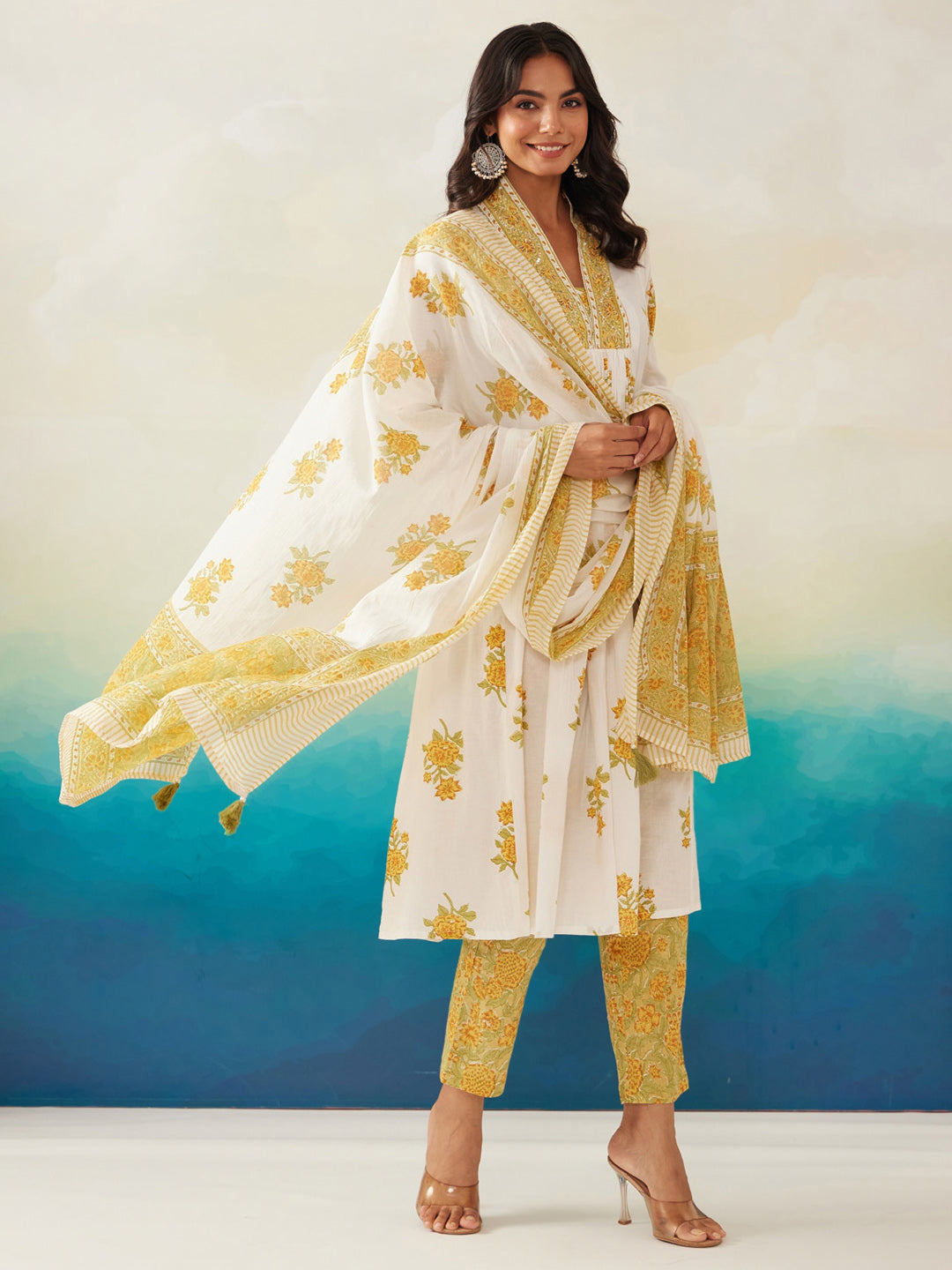 Holi, Id-ul-Fitr  ,Gudi Padwa  ,Maha Shivaratri ,Dresses for holi ,Pakistani suits ,Holi outfit ,Kurta sets with dupatta ,Anarkali suits ,Printed maxi dresses, Indo-western dresses ,Cotton Dress ,Floral Dress, Ethnic Wear, Ethnic Dresses, Red suits, Suits, Kurtas, Myntra Finds, New Designs, New Arrivals, Trending Dress, Ethnic Look, Bridal look, aacho, Love season, Libas, Aurelia, indya, Shalwar kameez, Salwar, Sword, Sherwani, Teal, Crop top, Anarkali, Floral design,