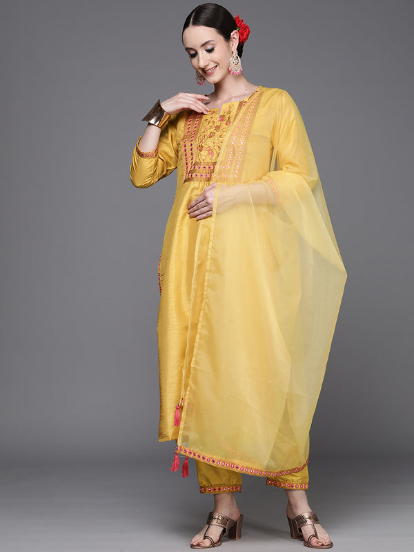 holi outfit for women, holi outfit ideas, holi outfit for men, holi outfit for girls, holi outfit for baby girl, holi outfit for baby boy, holi outfit pinterest, holi outfit ideas men, holi outfits for kids, Eid Outfits, Eid Collection, New Kurta Sets, Salwar Suits for Eid, women's day outfit ideas, women's day outfits, Co-Ords, V-Neck dresses, Round Neck suits, Cotton Kurta Sets, Heavy Outfits For Eid, Pakistani Outfits, Pakistani Kurta Sets, Pakistani Dresses for women