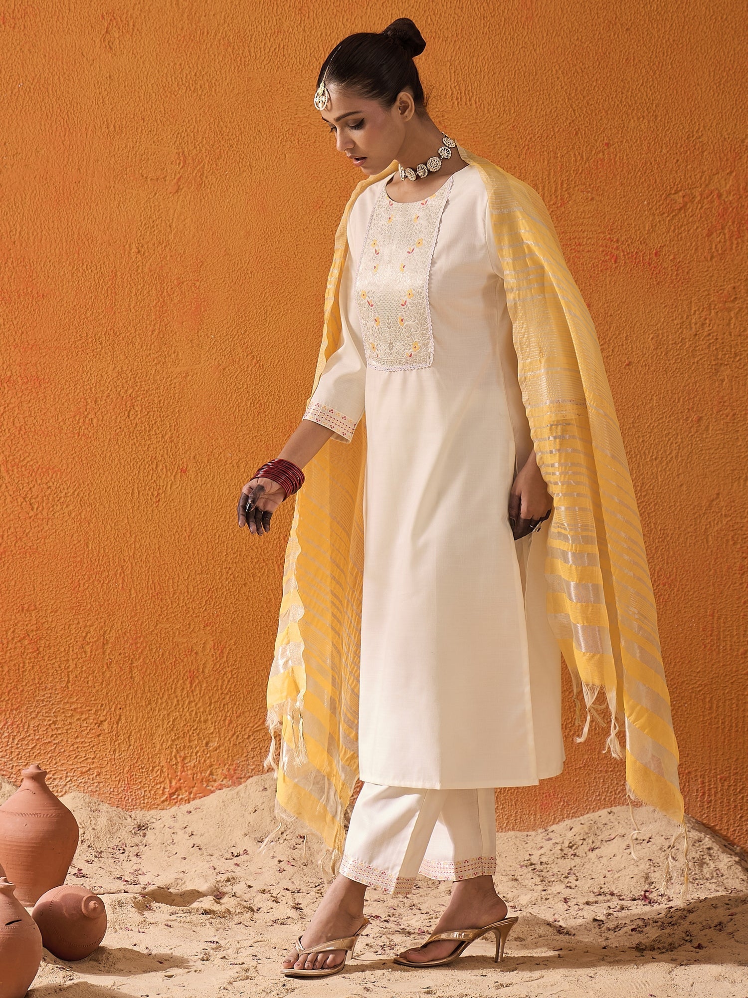 Holi, Id-ul-Fitr  ,Gudi Padwa  ,Maha Shivaratri ,Dresses for holi ,Pakistani suits ,Holi outfit ,Kurta sets with dupatta ,Anarkali suits ,Printed maxi dresses, Indo-western dresses ,Cotton Dress ,Floral Dress, Ethnic Wear, Ethnic Dresses, Red suits, Suits, Kurtas, Myntra Finds, New Designs, New Arrivals, Trending Dress, Ethnic Look, Bridal look, aacho, Love season, Libas, Aurelia, indya, Shalwar kameez, Salwar, Sword, Sherwani, Teal, Crop top, Anarkali, Floral design,