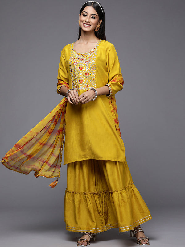 holi outfit for women, holi outfit ideas, holi outfit for men, holi outfit for girls, holi outfit for baby girl, holi outfit for baby boy, holi outfit pinterest, holi outfit ideas men, holi outfits for kids, Eid Outfits, Eid Collection, New Kurta Sets, Salwar Suits for Eid, women's day outfit ideas, women's day outfits, Co-Ords, V-Neck dresses, Round Neck suits, Cotton Kurta Sets, Heavy Outfits For Eid, Pakistani Outfits, Pakistani Kurta Sets, Pakistani Dresses for women